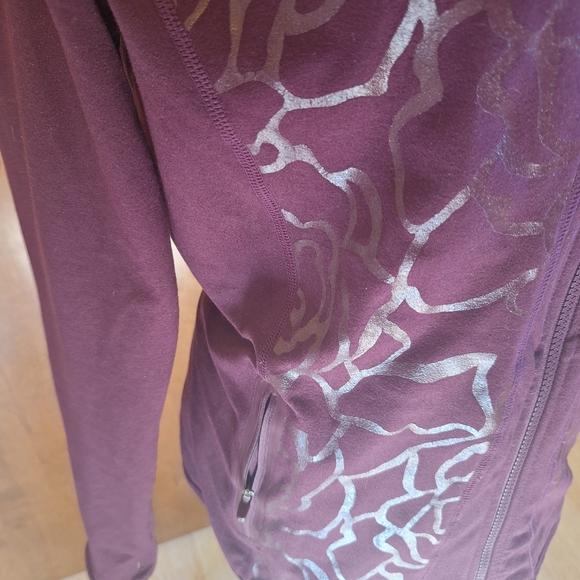 Fabletics Maroon Utility Jacket - Picture 4 of 6